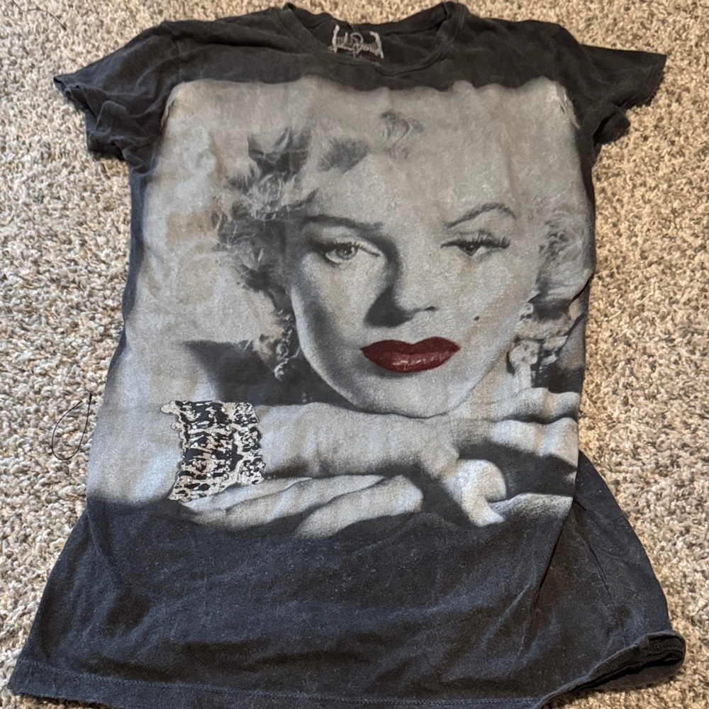 Black Graphic Short-Sleeve Women's Tee with Marilyn Monroe